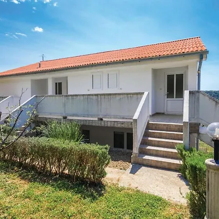 Beach Front Apartment In Kampor Apartment