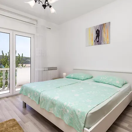 Beach Front Apartment In Kampor *