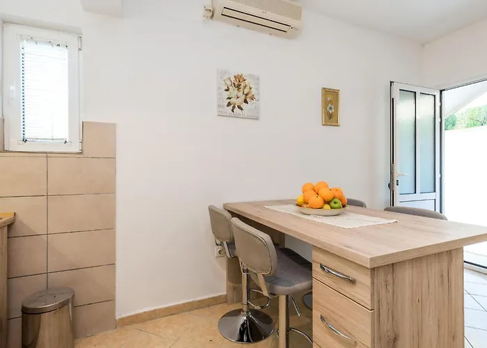 Apartman 1 Bedroom Amazing In Kampor