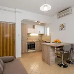 1 Bedroom Amazing Apartment In Kampor