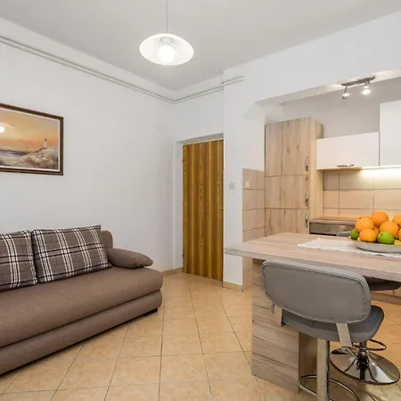 Front In Apartman