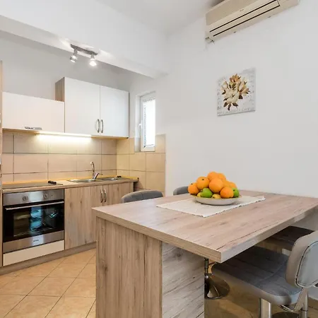 Apartament Front In Kampor