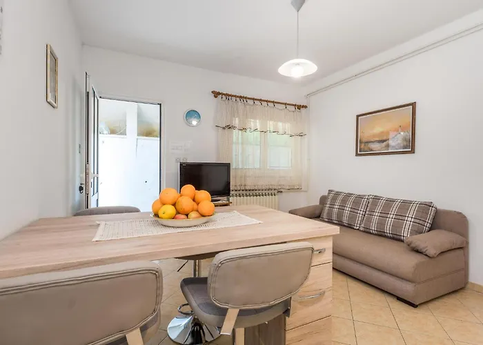Daire 1 Bedroom Amazing In Kampor